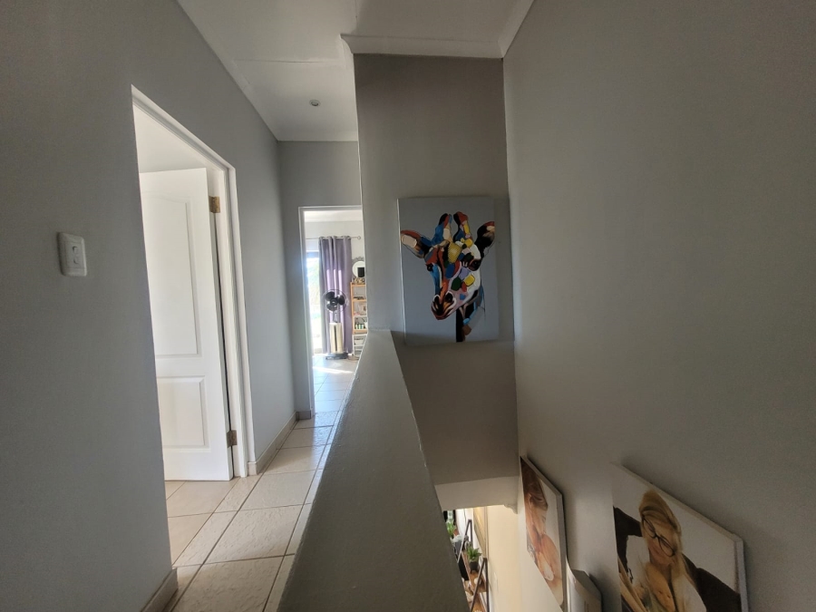 To Let 3 Bedroom Property for Rent in Paradise Beach Eastern Cape